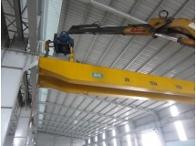 cần cẩu trục dầm đôi